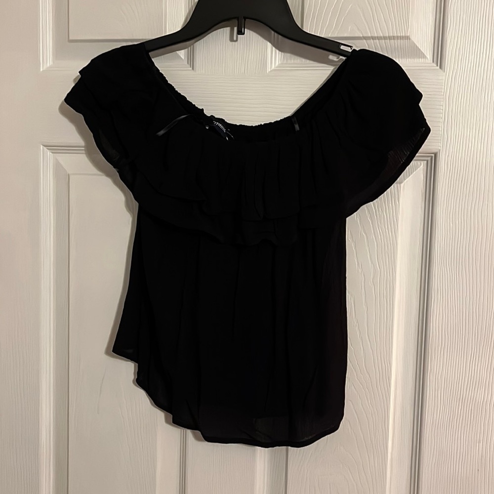 Small off the shoulder crop tee. Never worn
